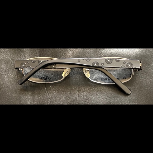 Black eyeglass frames - Picture 4 of 6